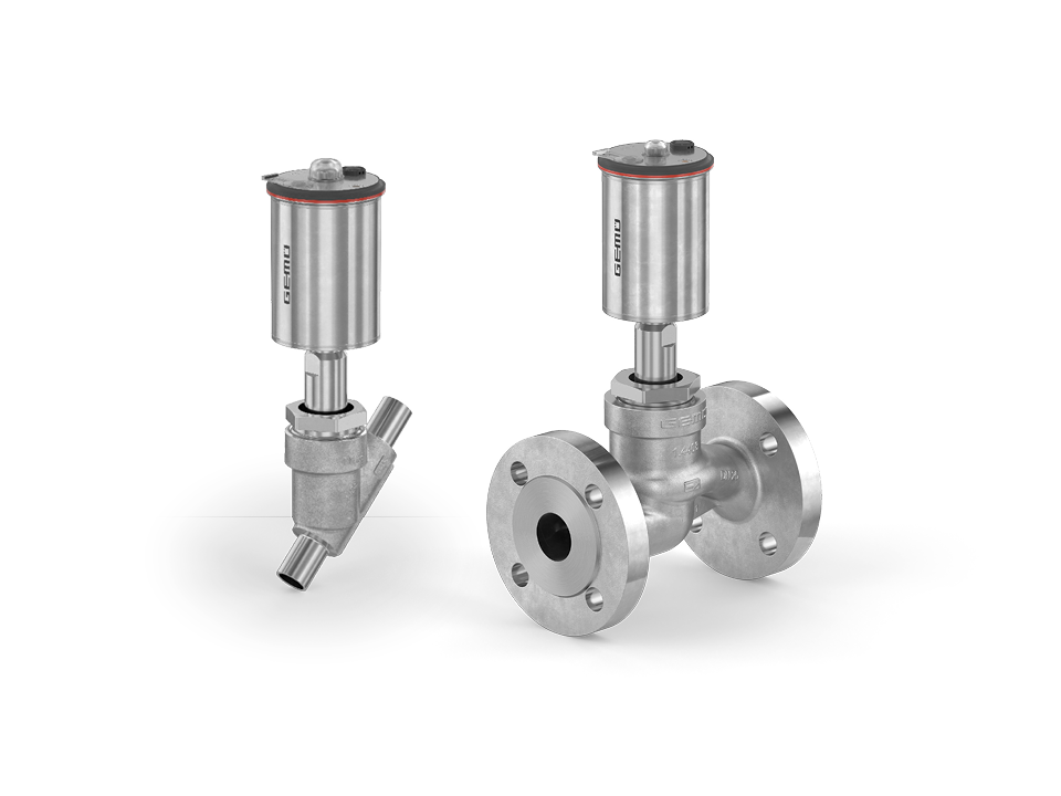 Two GEMÜ stainless steel globe valves with pneumatic actuators – left: angle seat valve with socket connection, right: globe valve with flange connection – for precise flow control in industrial piping systems.