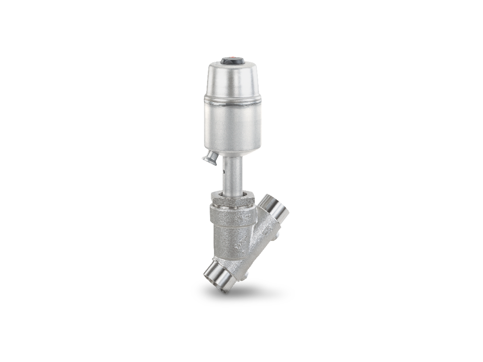 Deux vannes à siège GEMÜ en acier inoxydable avec actionnement pneumatique et corps en Y – solution hygiénique pour les processus industriels avec raccord soudé et débit optimisé.