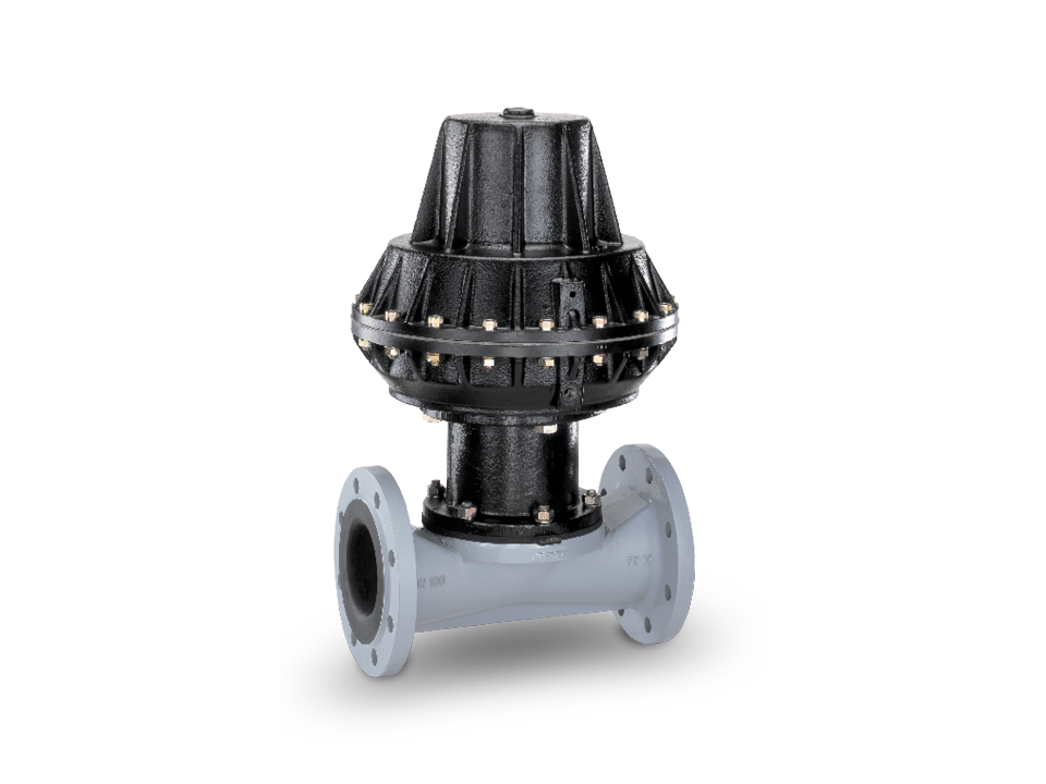Pneumatically operated diaphragm valve with flange connections and large plastic drive housing – ideal for water treatment, chemical industry, and process engineering.