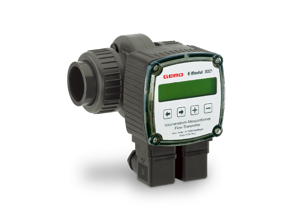 GEMÜ eModul 3021 Volumenstrom-Messumformer mit digitalem Display und Bedienfeld zur präzisen elektronischen Durchflussmessung in industriellen Rohrleitungssystemen.