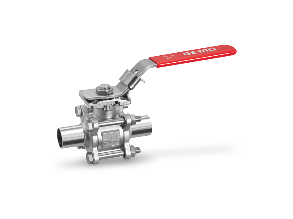 Manueller Kugelhahn aus Edelstahl mit Schweißenden und rotem Handhebel – ideal für Chemie-, Pharma- und Lebensmittelindustrie.