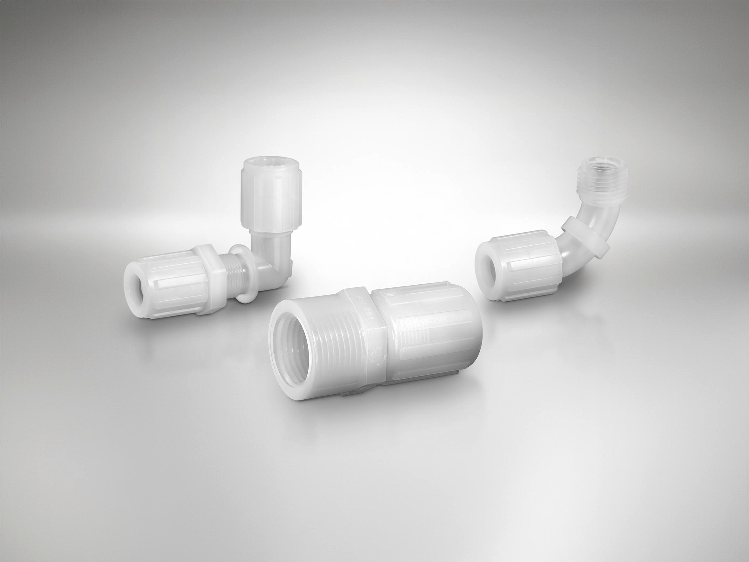 Plastic fittings from GEMÜ, including angle and T-pieces.