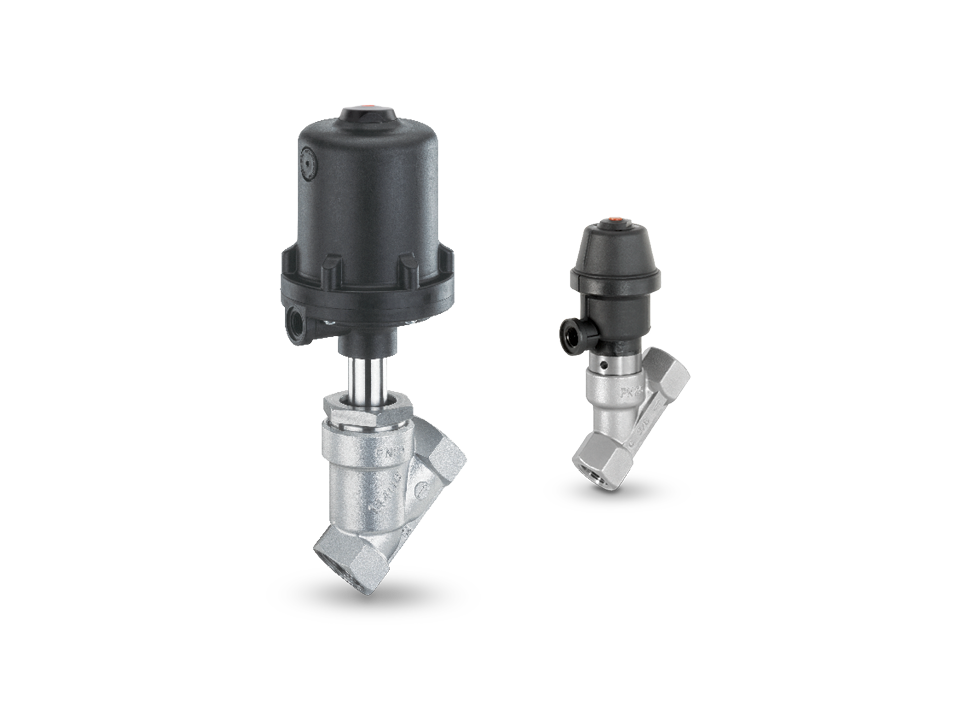 Two pneumatically operated angle seat valves made of stainless steel – ideal for controlling liquids, gases or steam in industrial applications with varying space requirements.